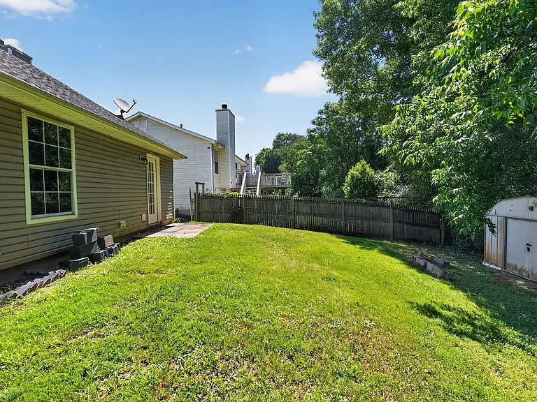 327 Autumn Lake Dr — Photo 18