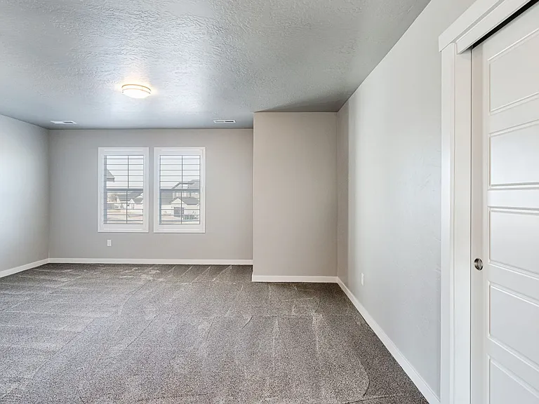 4346 N Nemea Ave — Photo 18