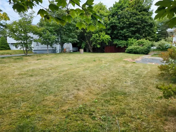 10 Hillview Avenue, Conception Bay South, NL A1W4L3