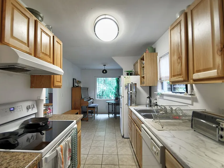 1715 Quince St NE #A — Photo 9
