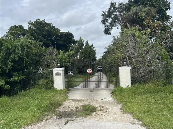 5841 Dogwood WAY, NAPLES, FL 34116