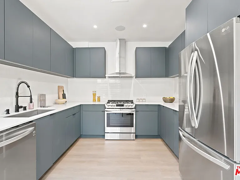 1159 N Formosa Ave #5 — Photo 5