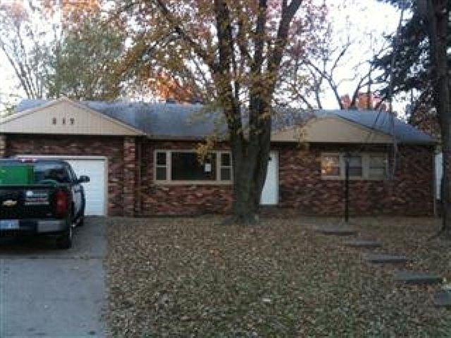 1st image of 817 N 80th Pl