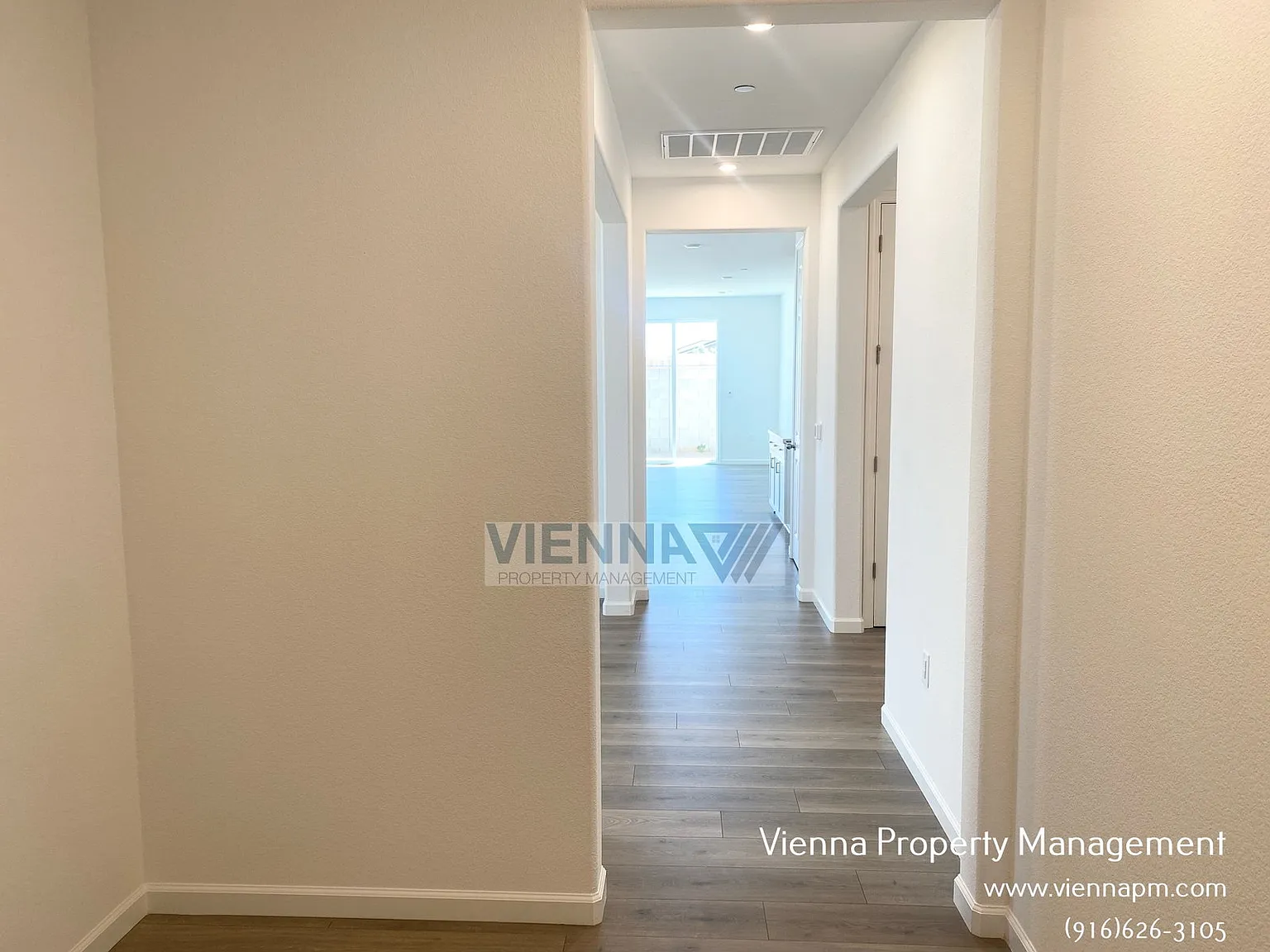3 bed, 2.0 bath, 1733 sqft, $2,925 — Photo 3