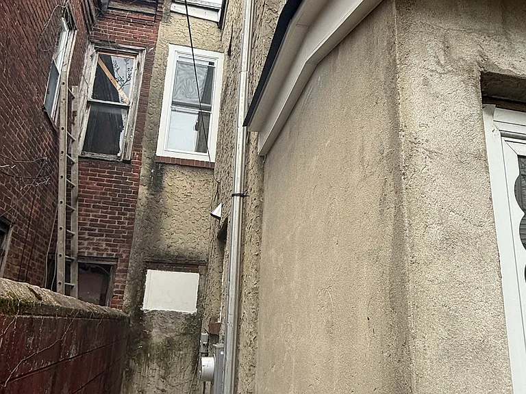2329 N Cleveland St — Photo 22