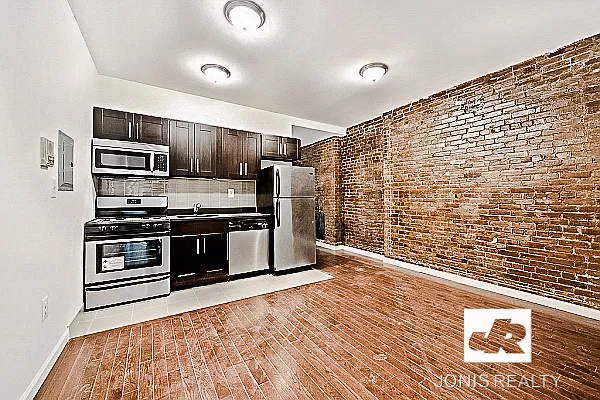 Rented by Jonis Realty | media 1