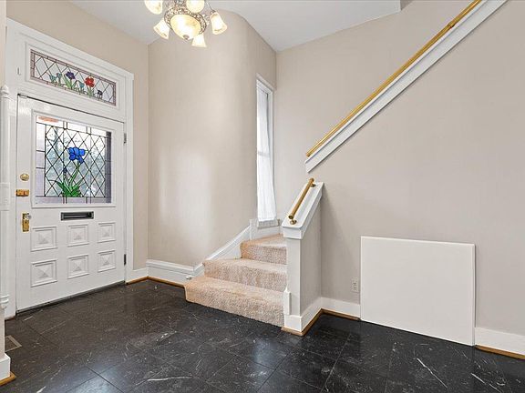 3rd image of 4361 Laclede Ave