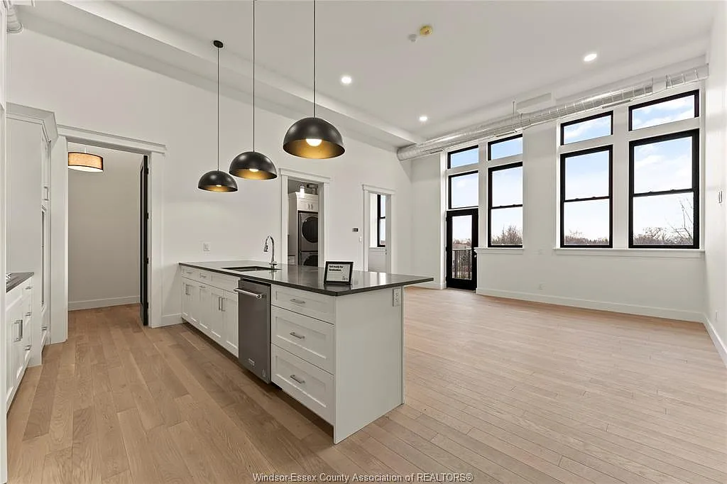 1 bed, 1.5 bath, 1385 sqft, $2,700 — Photo 2