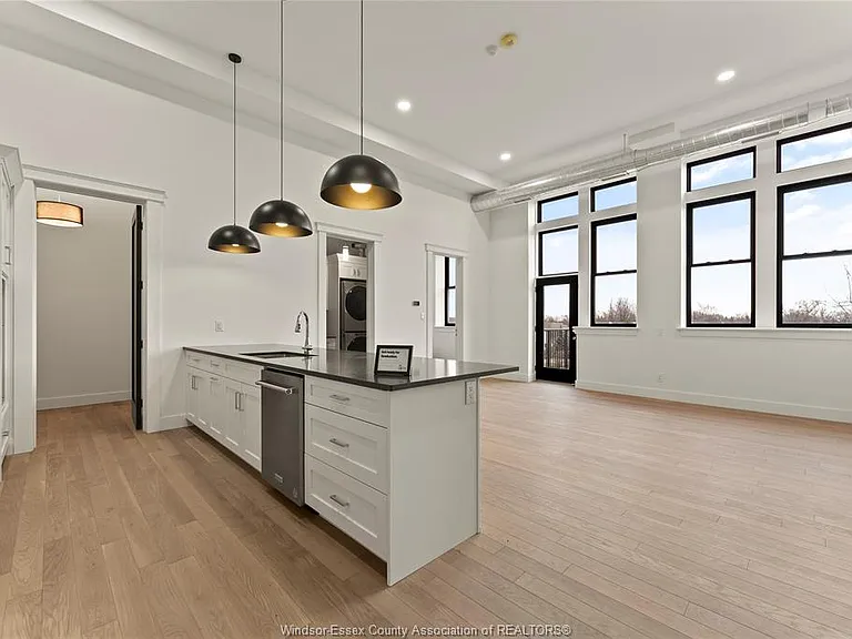 247 Brock St #303 — Photo 2