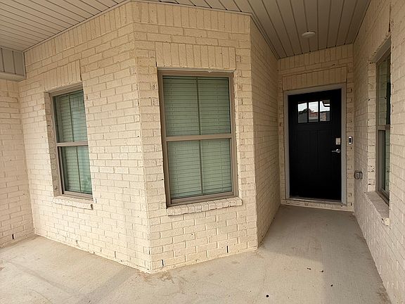 2nd image of 6064 Gardner Maples Dr