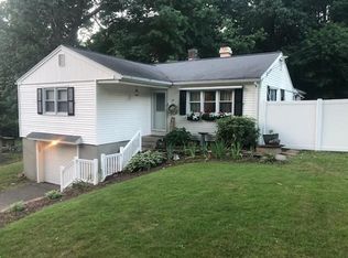 32 Knollwood Dr, Westfield, MA 01085