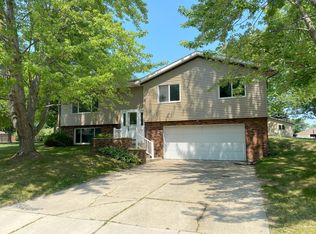 1101 Eastgate Rd, Albert Lea, MN 56007