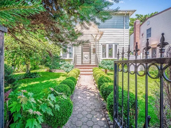 14103 15th Ave, Whitestone, NY 11357