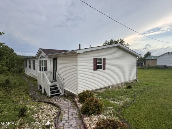 227 Park St, Ebensburg, PA 15931