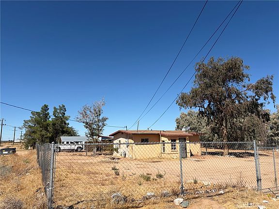 5th image of 17910 Bellflower St