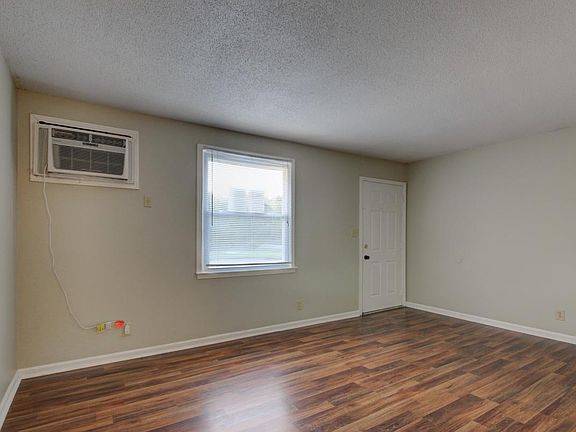 4th image of 1434 McCan Dr