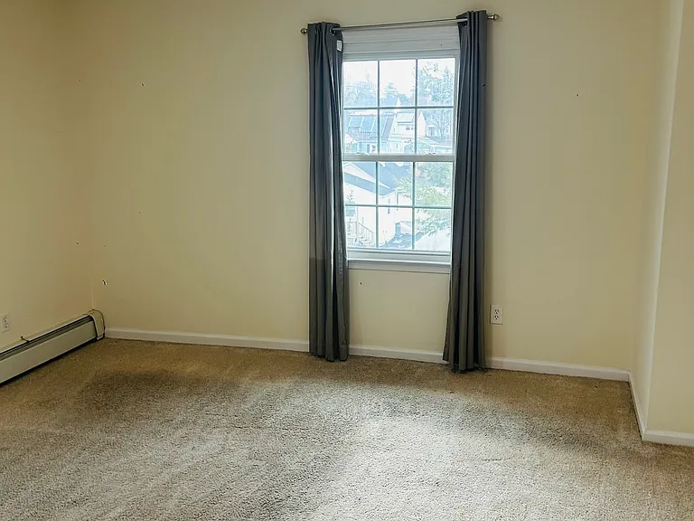 82 Sunrise Ave #82 — Photo 8