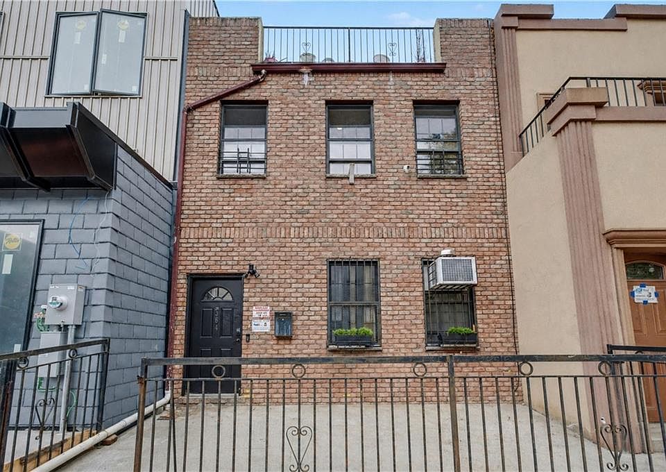 1st image of 364 Evergreen Ave