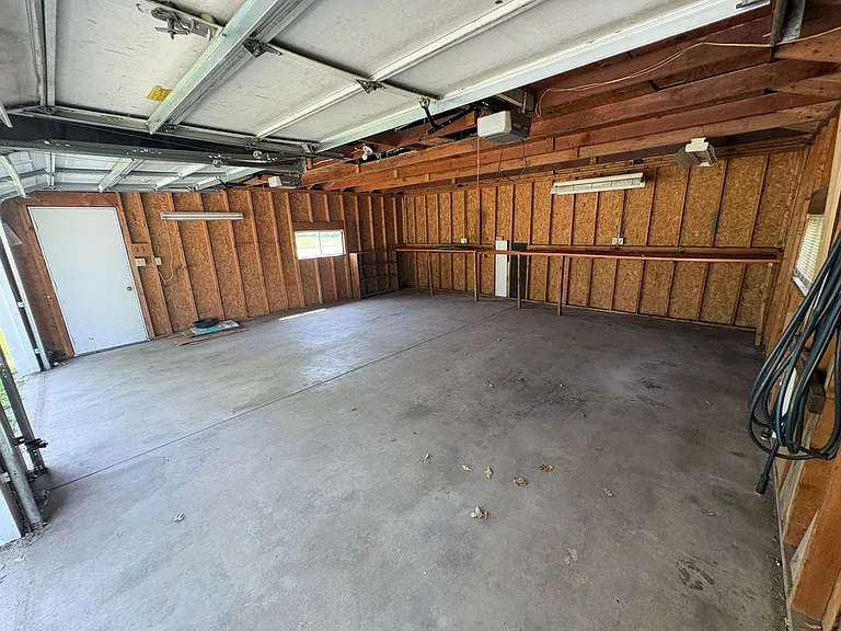 2209 Hawthorne Ave — Photo 43
