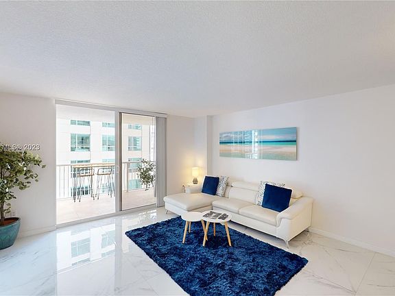 4th image of 1200 Brickell Bay Dr APT 1908
