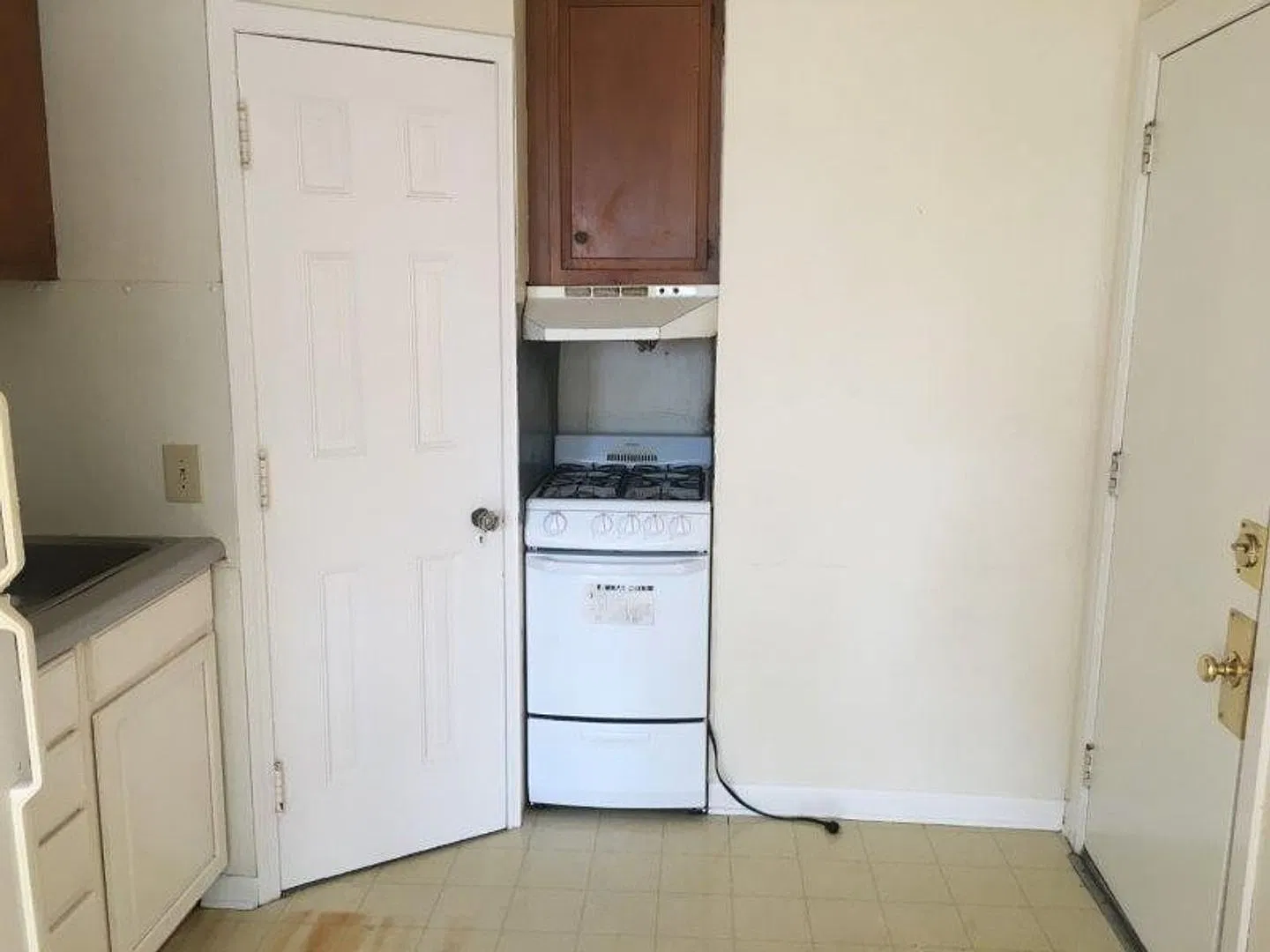 637 East Gorham Street — Photo 4