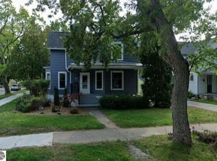 403 W 11th St, Traverse City, MI