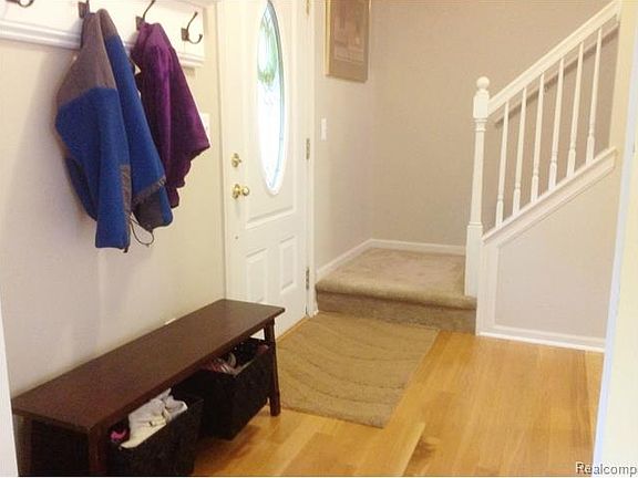 3rd image of 9341 Appleview Ct