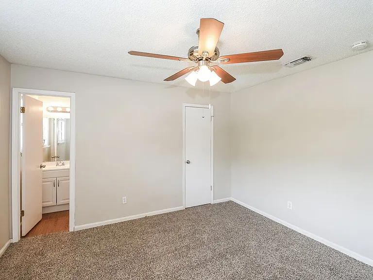 8442 Finwood Ave — Photo 10