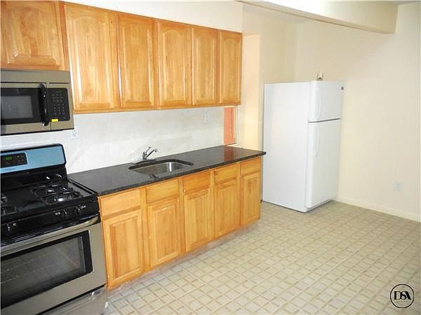1st image of 322 E 4th St APT Br