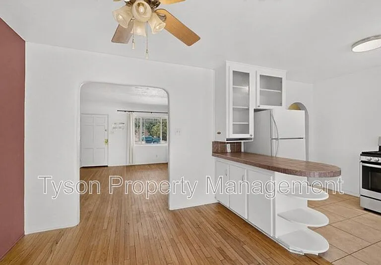 310 Truman St NE — Photo 9