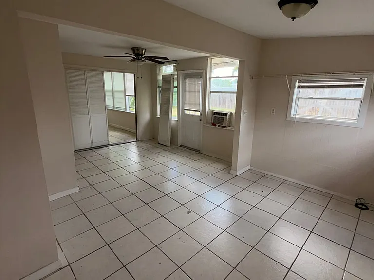 22138 Belinda Ave — Photo 6