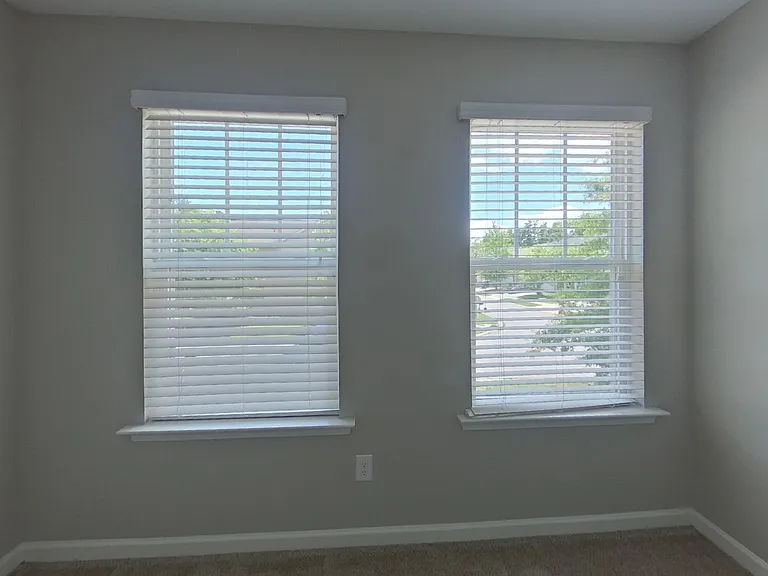 423 Lanyard Ln — Photo 11