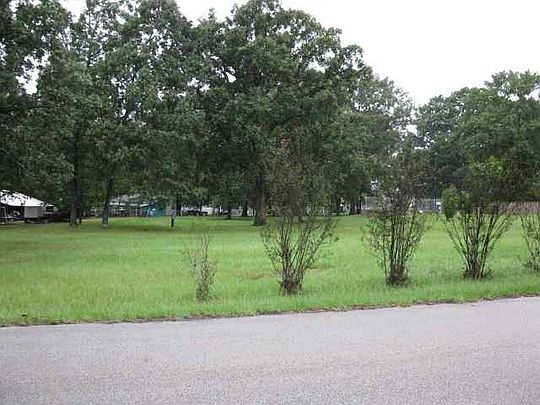2nd image of 810 S Sun Camp Rd