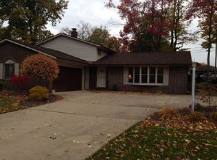 14351 Indian Creek Dr, Middleburg Heights, OH 44130