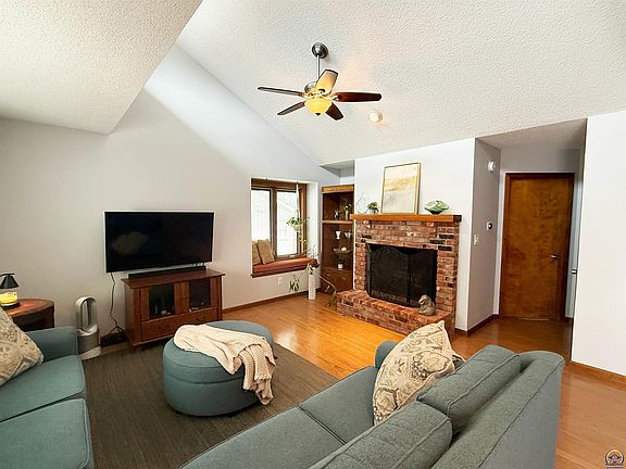 3rd image of 3504 SW Eveningside Dr