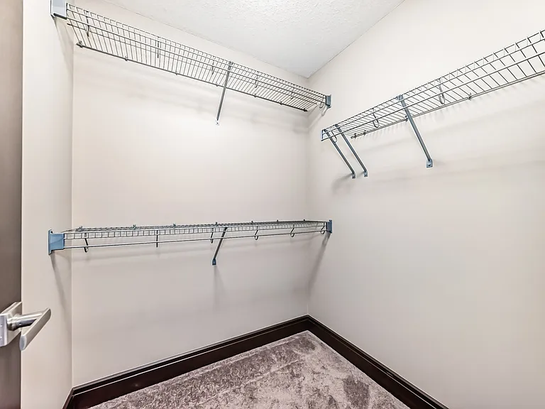 3015 Winspear Cmn SW — Photo 32