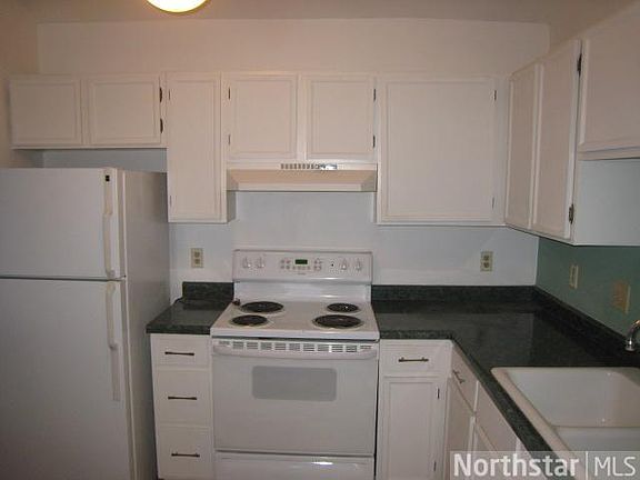 3rd image of 3850 Plymouth Blvd APT 310