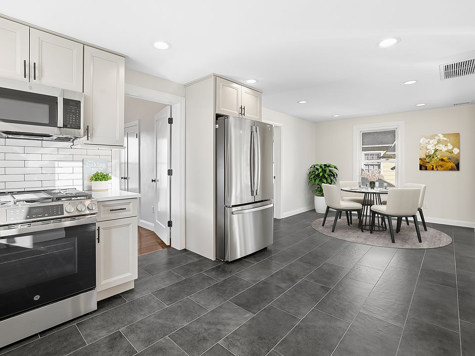 1st image of 15 N Ferris St #2
