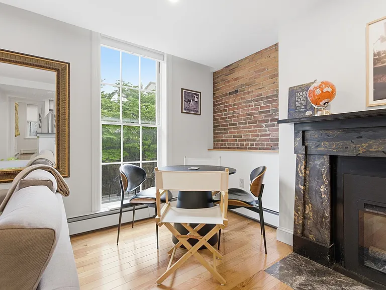 4 Derne St #2 — Photo 6