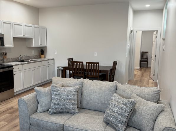 301 E Main St #9