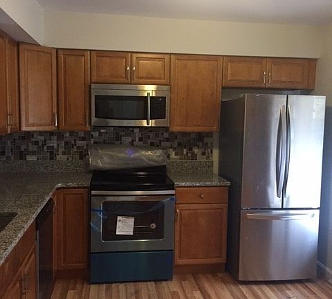 3rd image of 46873 Flower Dr
