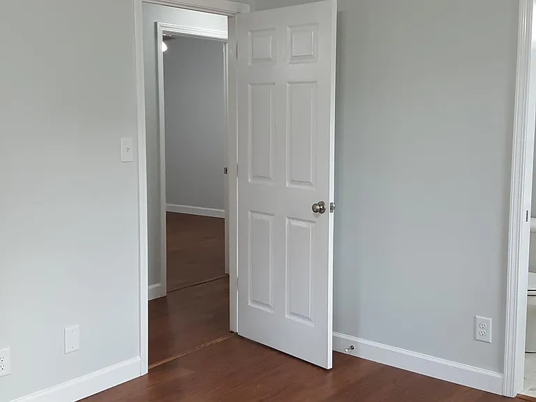 1221 Bethesda Rd — Photo 25