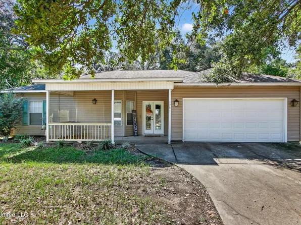 8701 Mermaid Ave, Ocean Springs, MS 39564