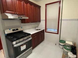 32-28 45th St #1F, Astoria, NY 11103