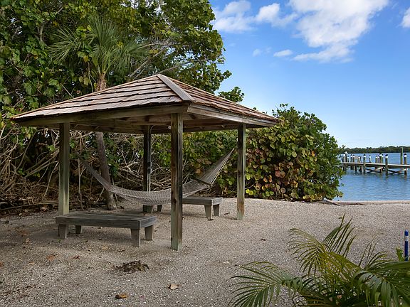 5th image of 15291 Captiva Dr #2A