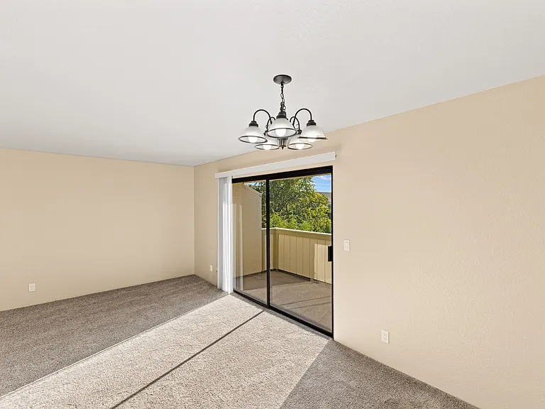 The Peppertree Apartments — Photo 11