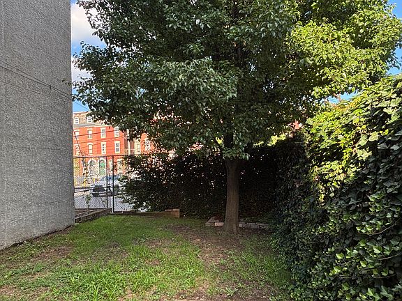 4th image of 997 N Marshall St APT 1