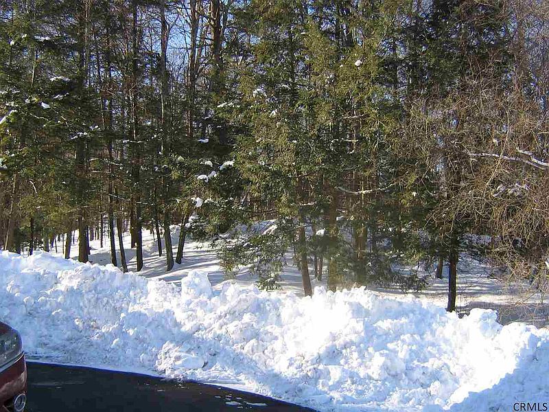 4th image of 40 TERWILLIGER RD