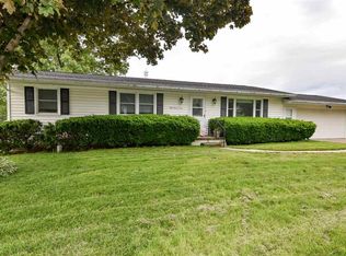 503 Hampton Ct, Williamsburg, IA 52361