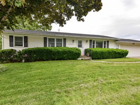 503 Hampton Ct, Williamsburg, IA 52361
